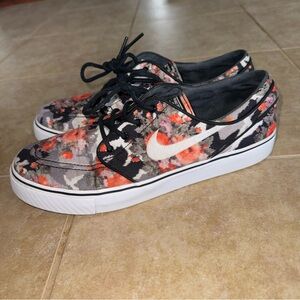 Stefan Janoski Nike SB Men's Size 8.5 Orange Black Digi Camo Floral Sneakers
